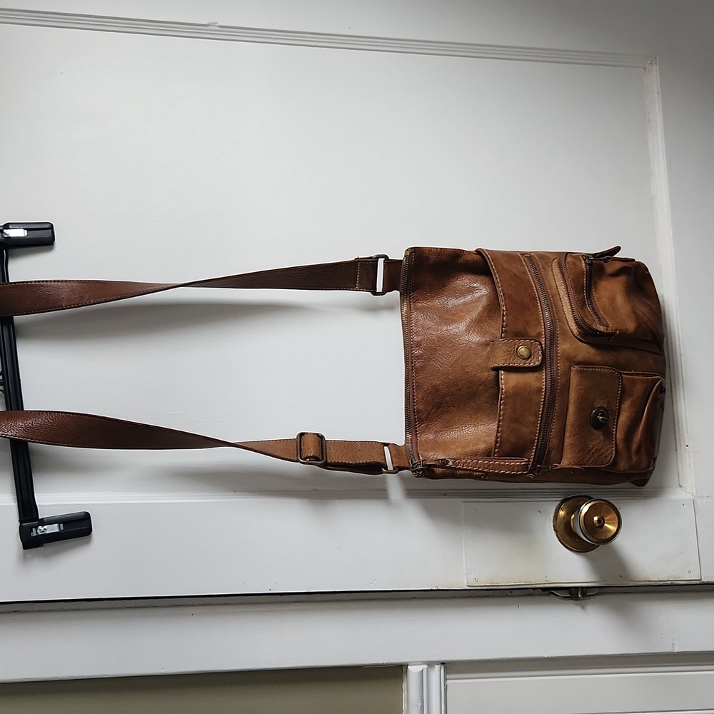 Vintage Roots Villager Crossbody - Picture 2 of 6